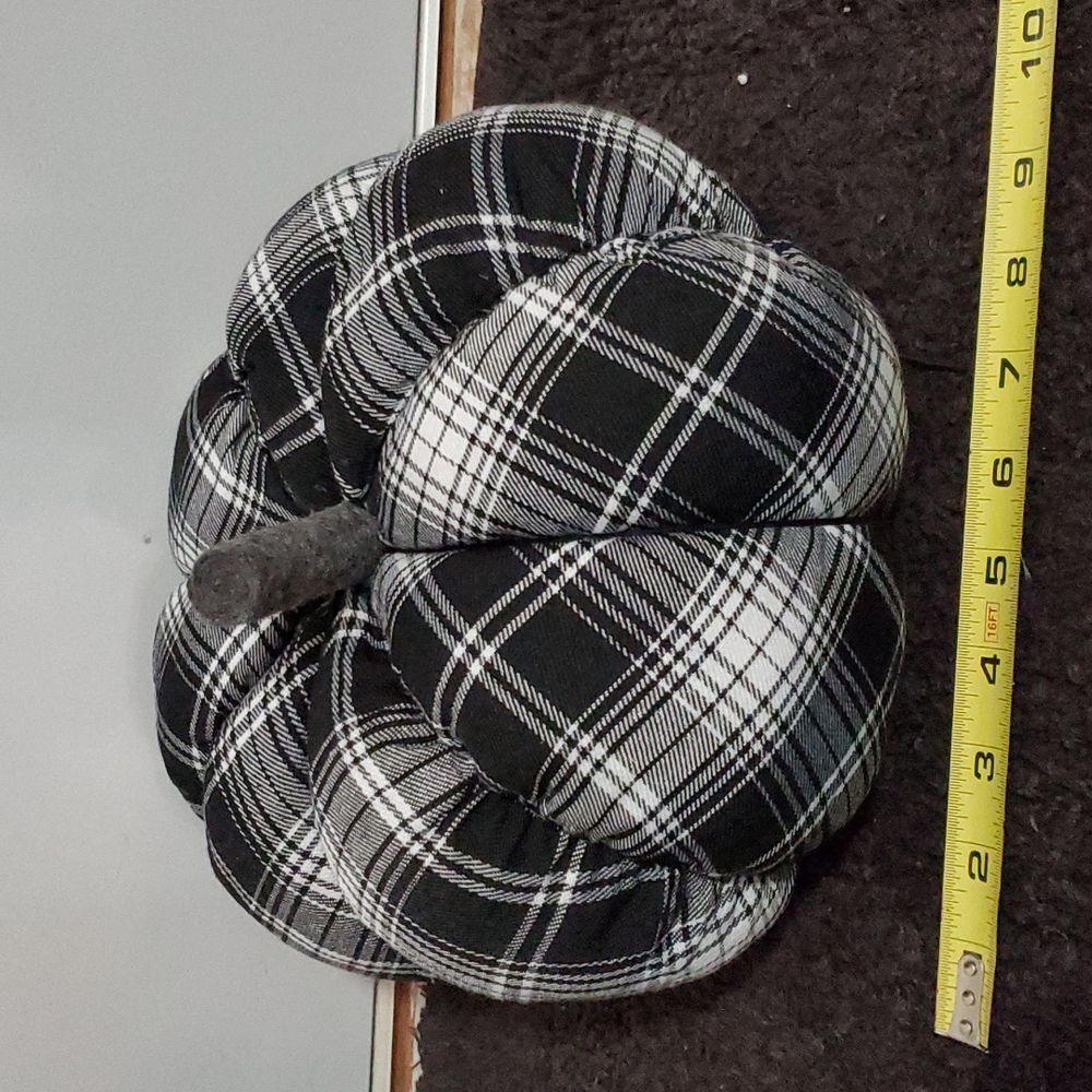 Plaid pumpkin